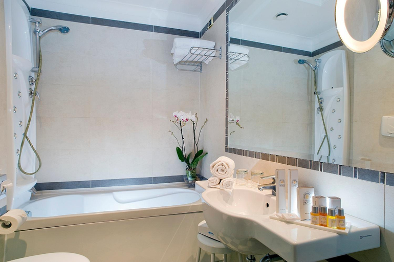Bathroom 4, Pinewood Hotel Rome, Rome