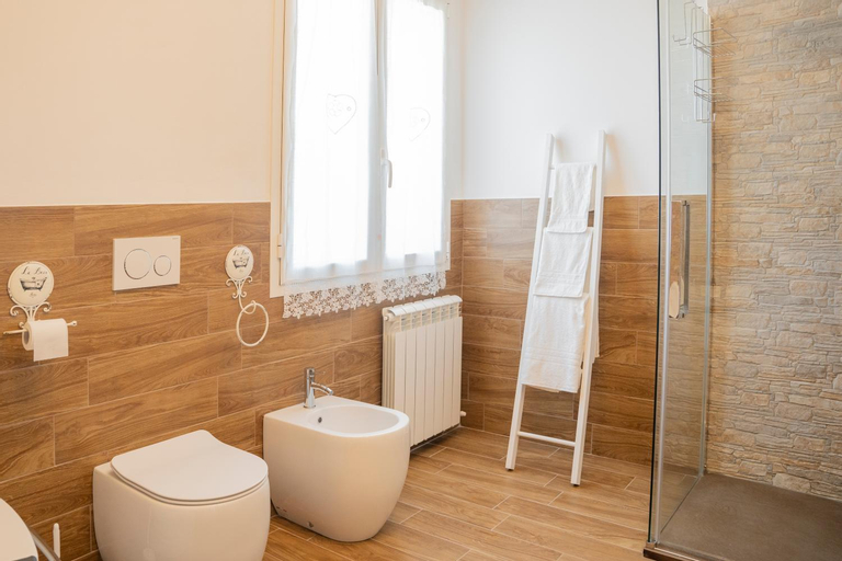 Bathroom 21