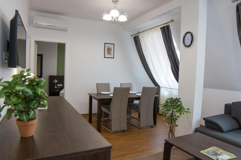 Others 3, Mecset Apartman, Eger