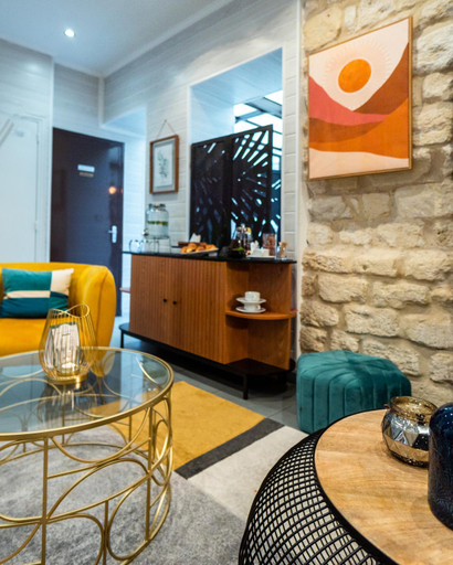 Public Area 2, Hotel Lilas Blanc, Paris