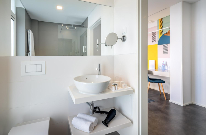 Bathroom 5, Allegro Madeira - Adults Only, Funchal