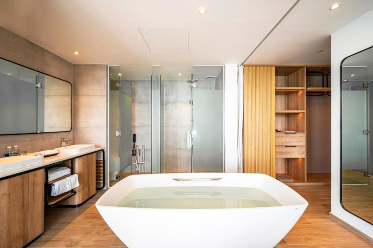 Bathroom 20