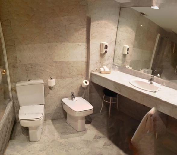 Bathroom 3, Hotel San Polo, Salamanca