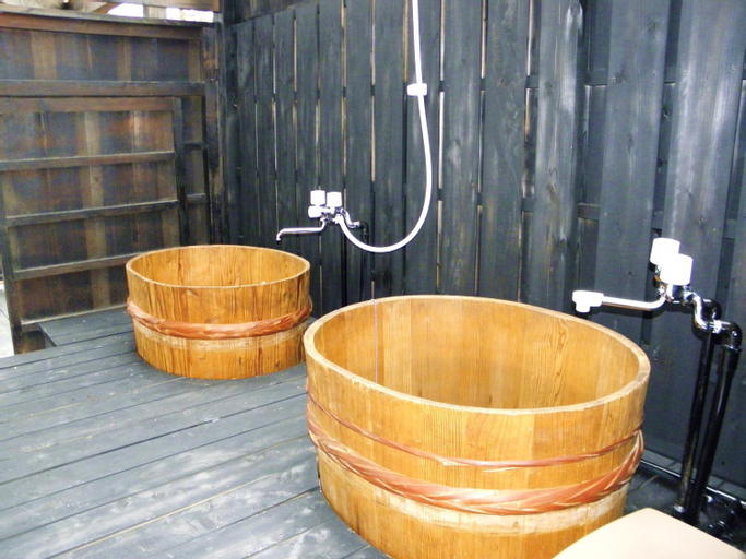Bathroom 10