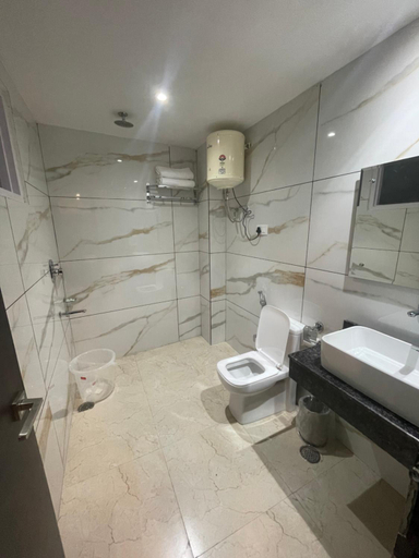 Bathroom 4, Hotel The Vaishvik, Reasi