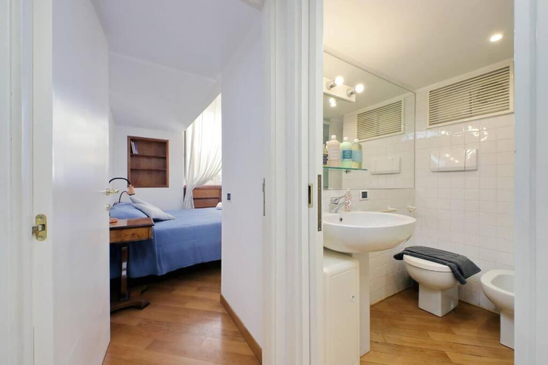 Bathroom 2, Suite Barberini, Rome