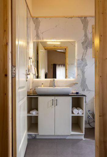 Bathroom 3, juSTa Luxe Rasa Retreat & Spa, Rishikesh, Garhwal
