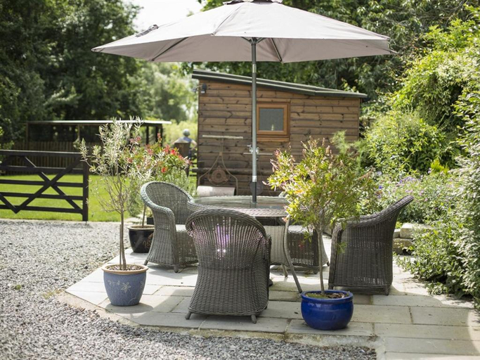 Others 5, Withy Cottages, Somerset