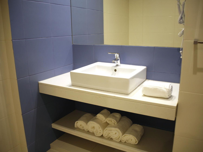 Bathroom 3, Lisbon Style, Lisbon