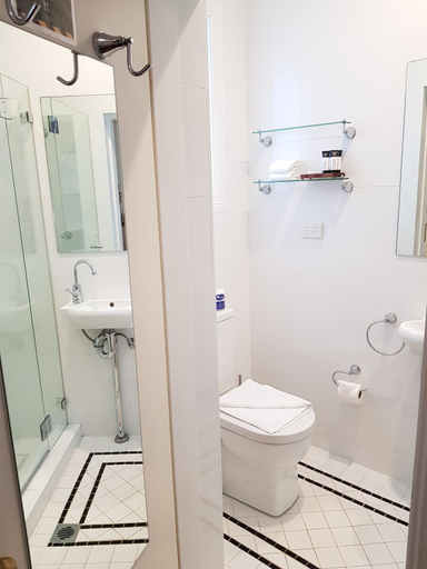 Bathroom 4