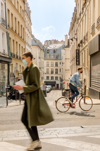 Others 5, Beauquartier - Sentier, Paris