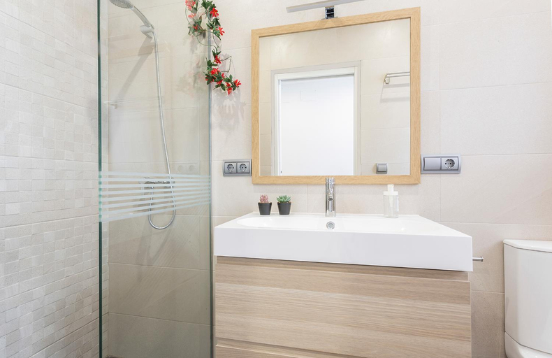 Bathroom 4, Dona Blanca Centro Diseno Minimalista, Cádiz