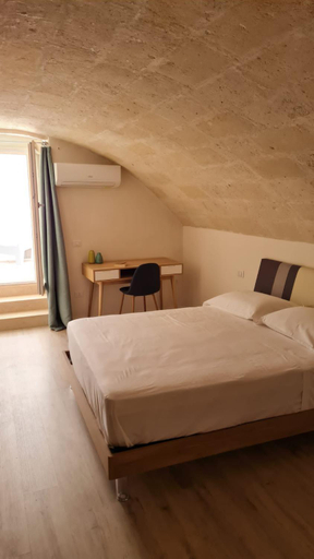 Bedroom 2, LITHOS ROOMs, Matera