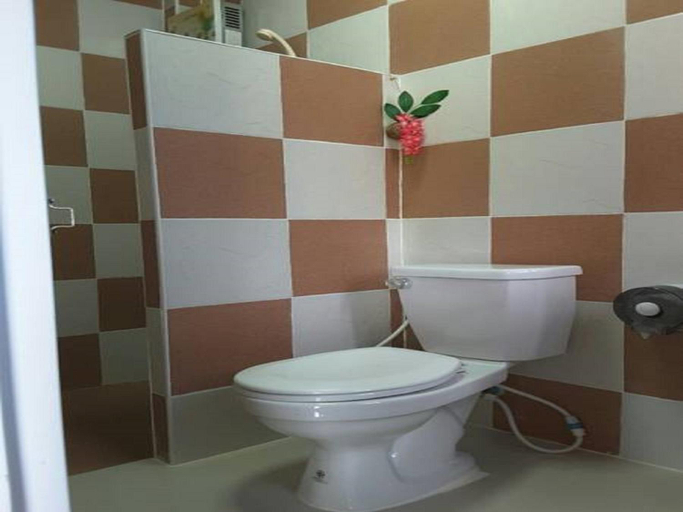 Bathroom 3, Baan Chuthamanee, Khao Kho