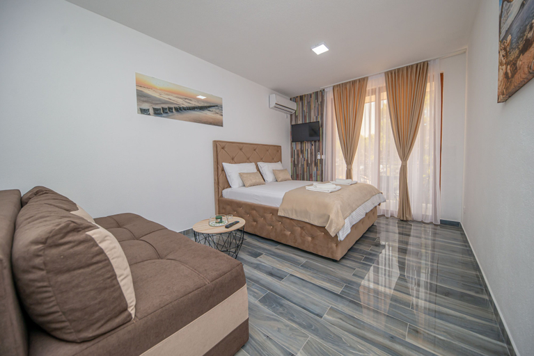 Bedroom 2, Green Pino Seaview Studios