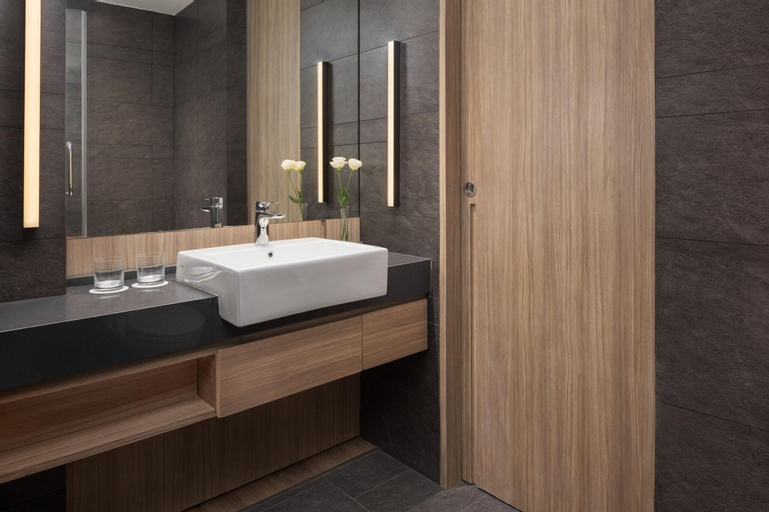 Bathroom 28
