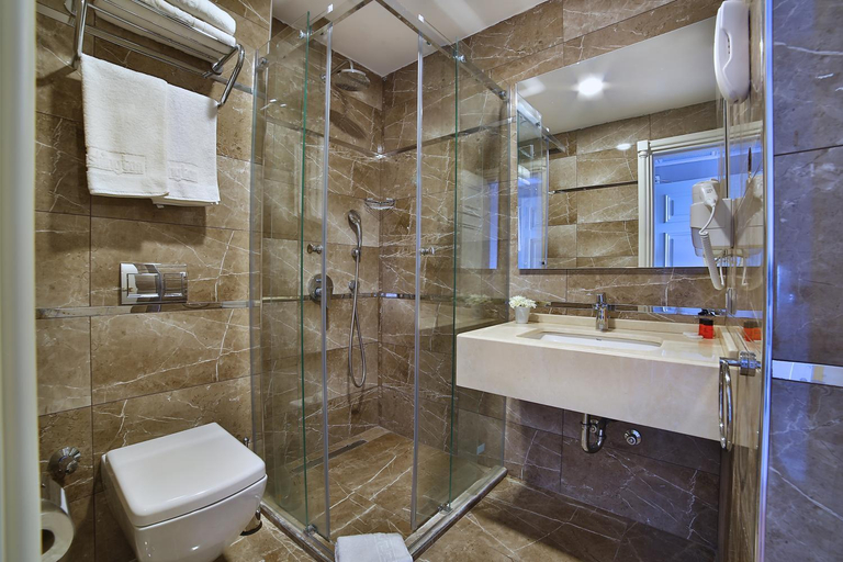 Bathroom 3, Beethoven Hotel & Suite, Fatih