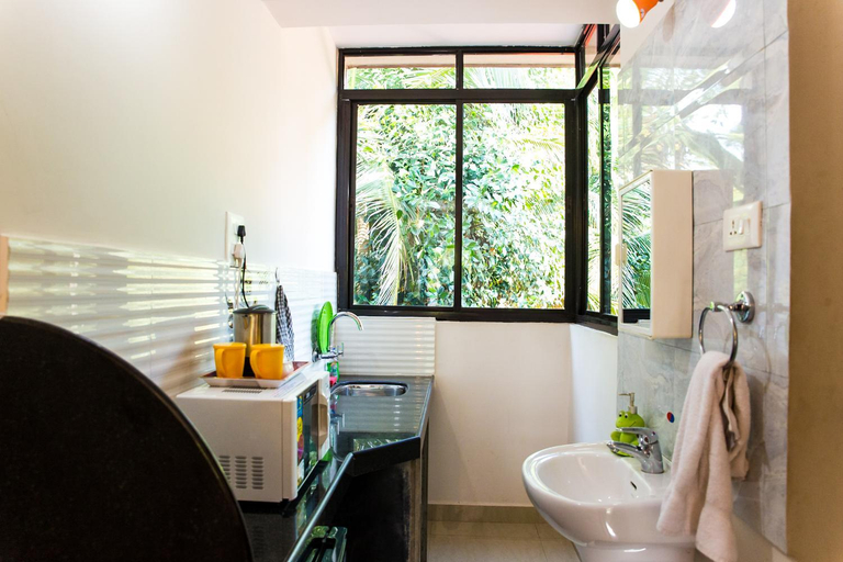 Bathroom 5, Lazy Frog Hotel, South Goa