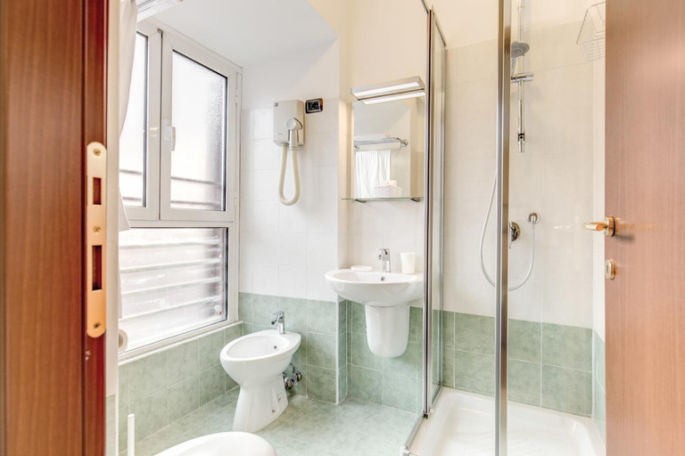 Bathroom 4, Hotel Flavio, Rome