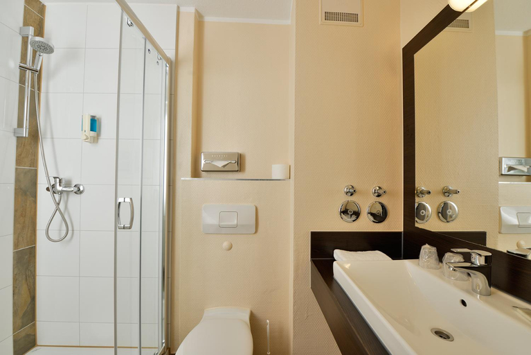 Bathroom 5, INVITE Hotel Nurnberg City, Nürnberg