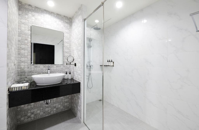Bathroom 5