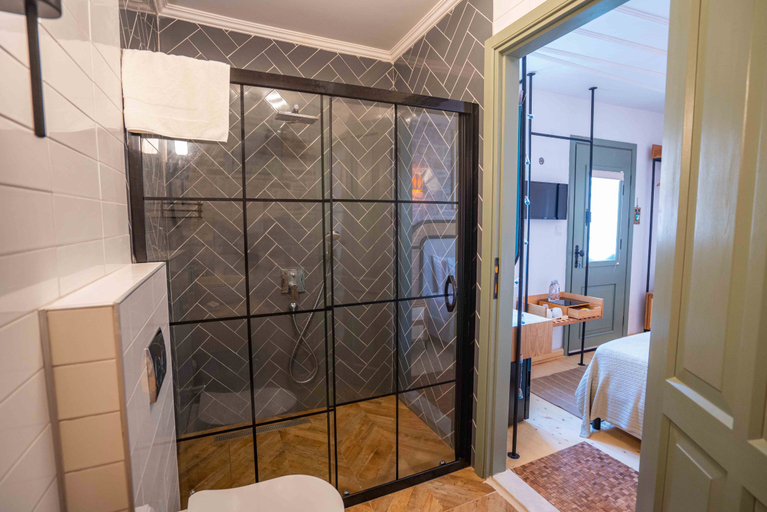 Bathroom 5, Cundalis, Ayvalık