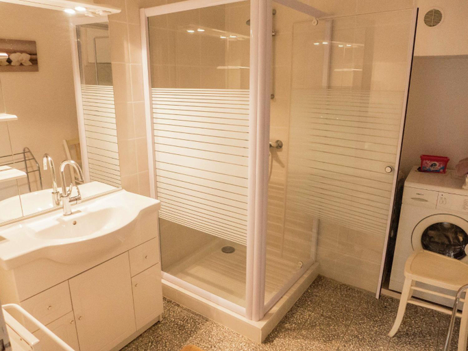 Bathroom 3, Village House in La Caunette with Pool, Hérault