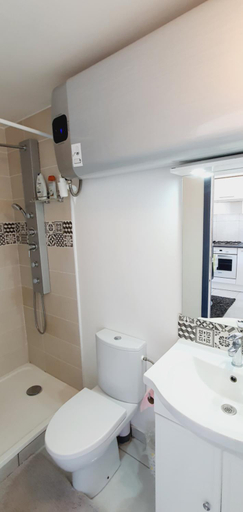Bathroom 3, MAISON APPARTEMENT TOUT CONFORT A 10mn des plages, Hérault