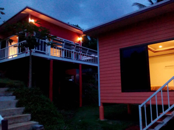 Exterior 11