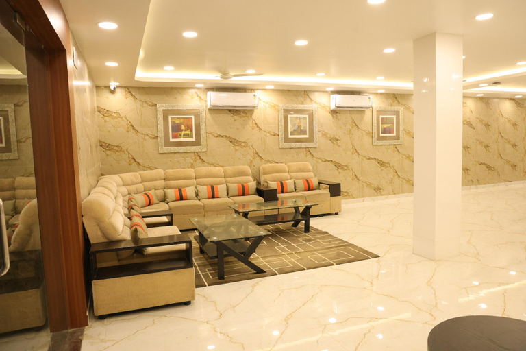 Public Area, Hotel SR Palani, Dindigul