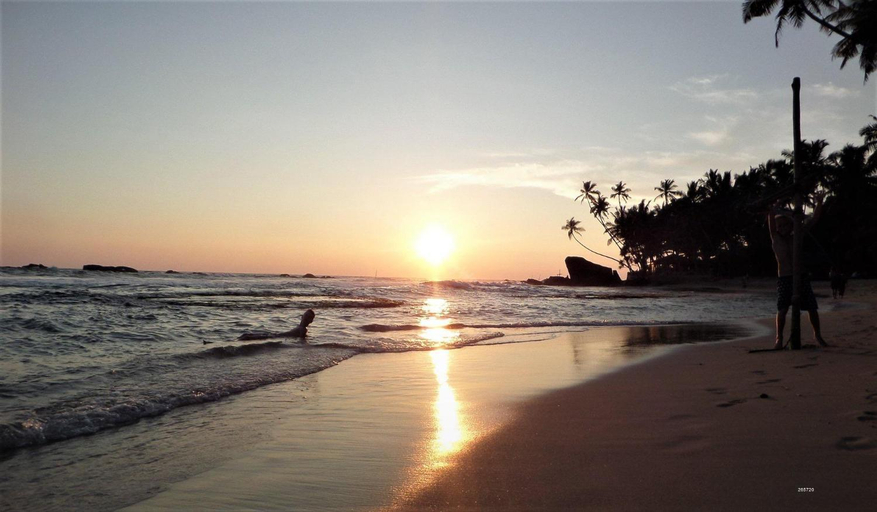 Others 3, Avin Beach Villa, Habaraduwa