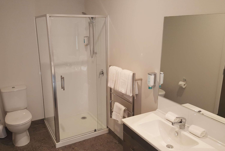 Bathroom 9