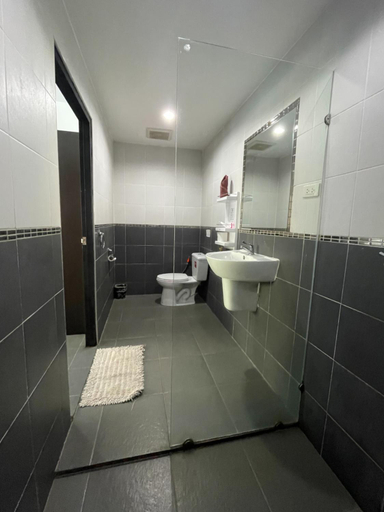 Bathroom 3, Lotus Bleu Resort & Restaurant, Phuket Island