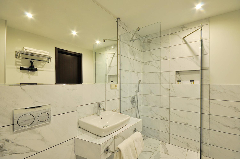 Bathroom 4, Tekla Palace, Tbilisi