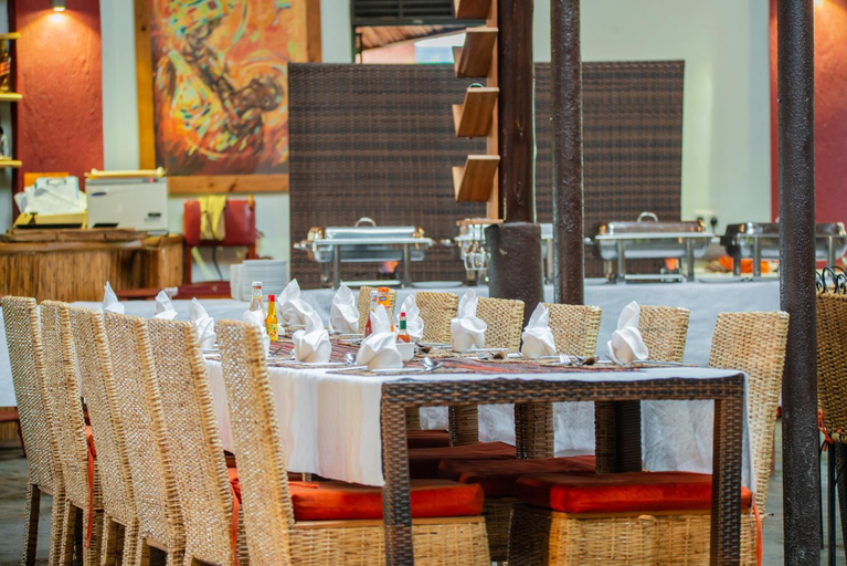 Food & Drinks 5, Buffalo Safari Lodge, Bunyaruguru