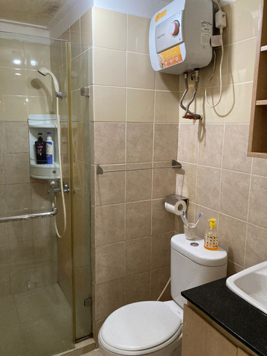 Bathroom, 2 BR Greenbay Pluit Apartment Baywalk Mall, North Jakarta