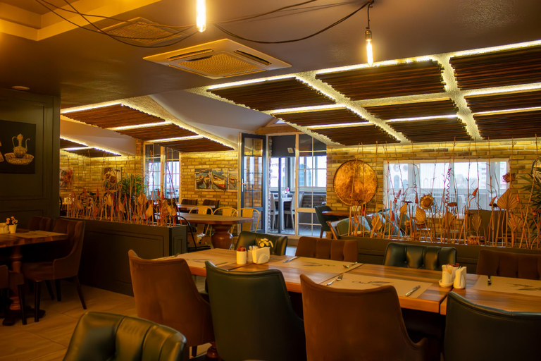 Food & Drinks 4, Otel Zade, Merkez