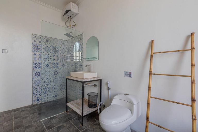 Bathroom 17
