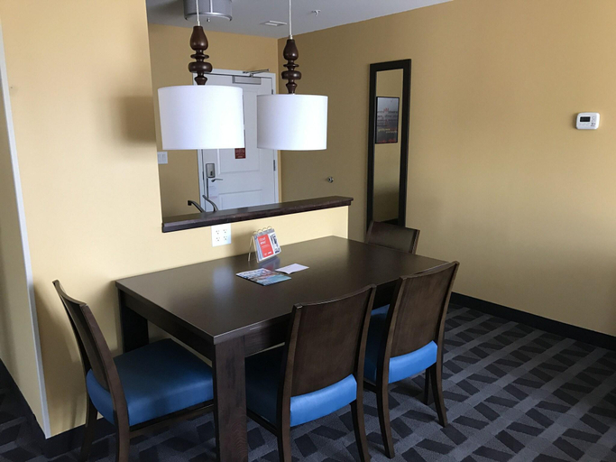 Dining Room 18