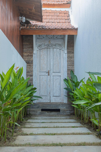 Exterior 15