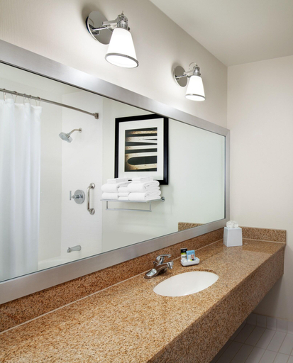 Bathroom 25
