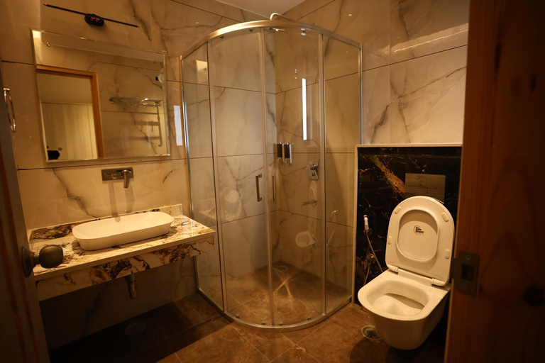 Bathroom 4, Grace Inn Hotel Dehradun Best Hotel in Dehradun, Dehradun
