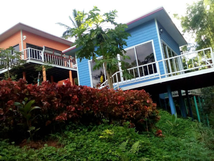 Exterior 8