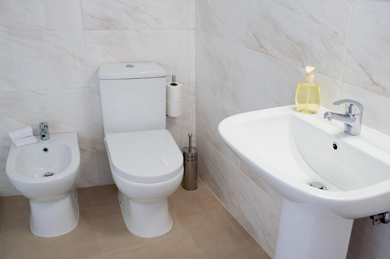 Bathroom 4, Apartamentos Turísticos Sollagos, Lagos