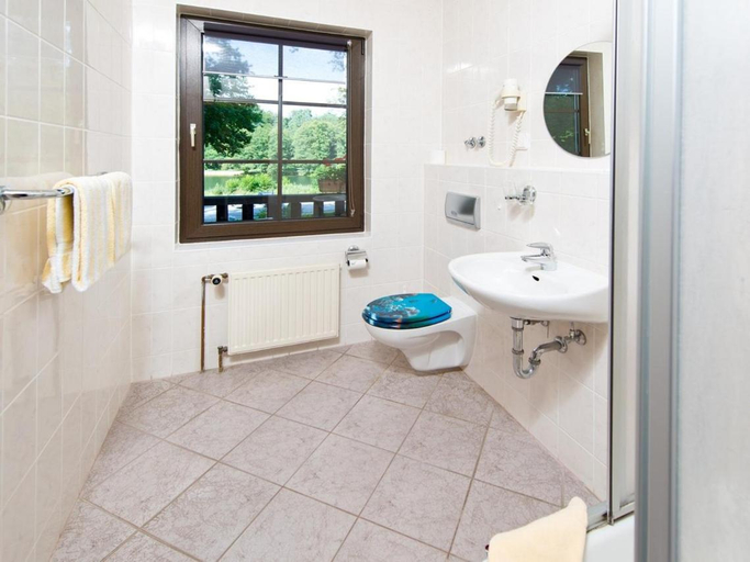 Bathroom 2, Seeschloß, Barnim