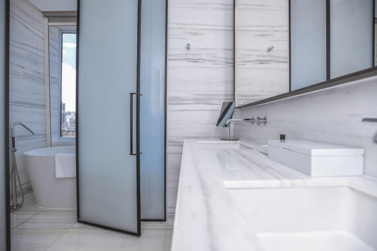 Bathroom 20
