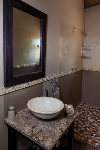 Bathroom 5, Hartenbos Private Game Lodge, Eden