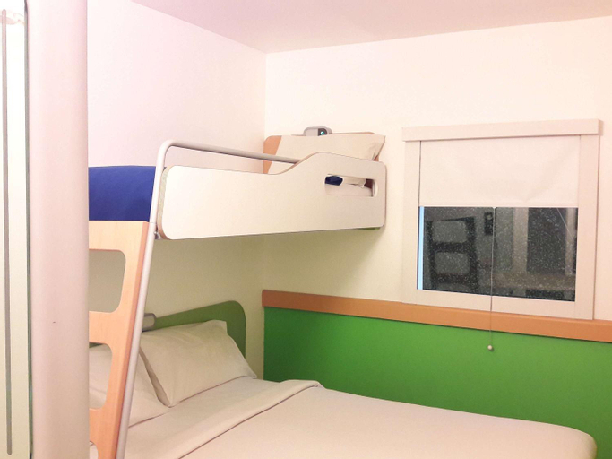 Bedroom 30