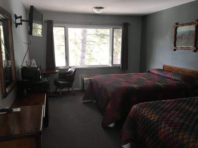 Bedroom 4, Rimrock Lodge, Sanders