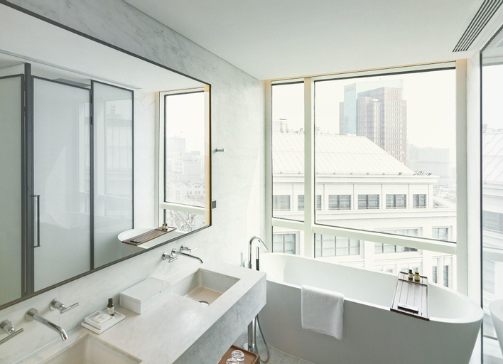 Bathroom 28